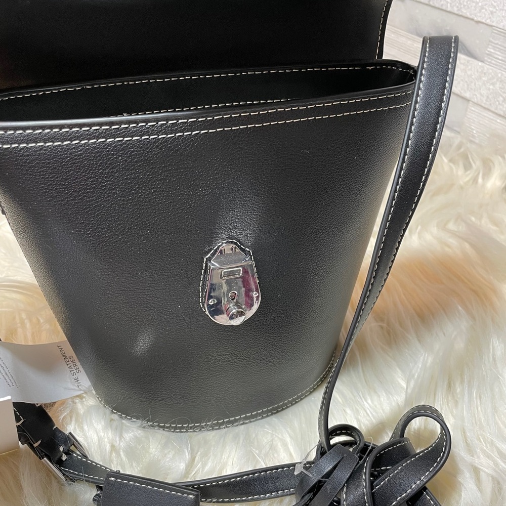 ❤️Calvin Klein ❤️large lock leather Bucket Bag - Picture 11 of 11